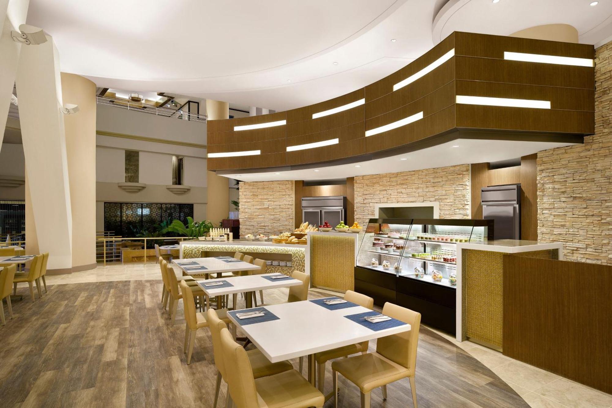 טומון The Westin Resort Guam מראה חיצוני תמונה