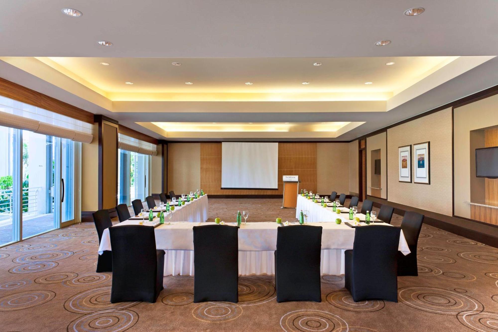 טומון The Westin Resort Guam מראה חיצוני תמונה